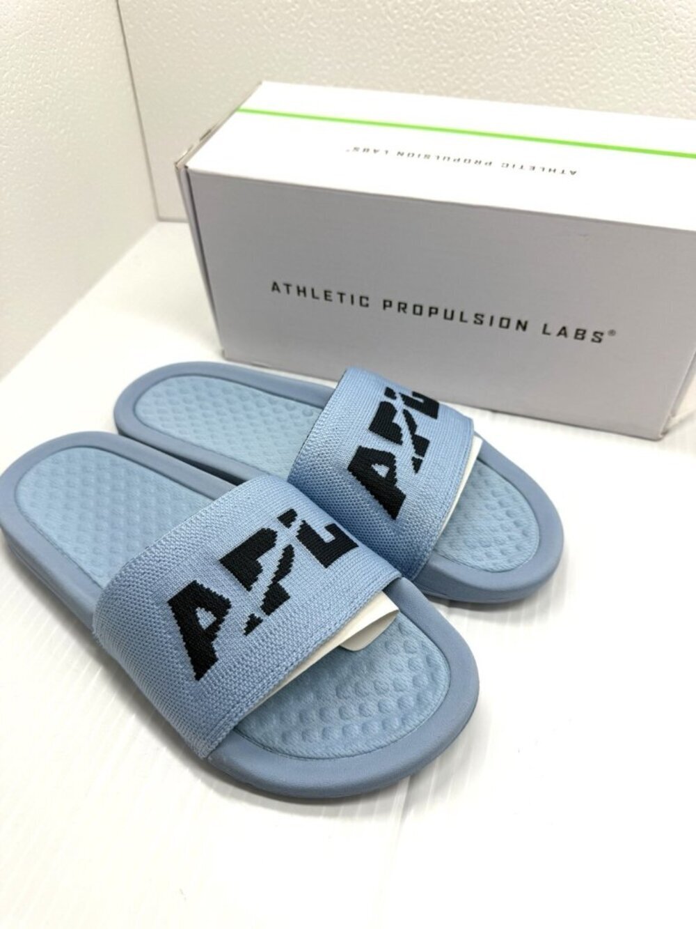 APL TechLoom Slide Womens 6 Ice Blue Logo Comfort Sandals Athletic Casu